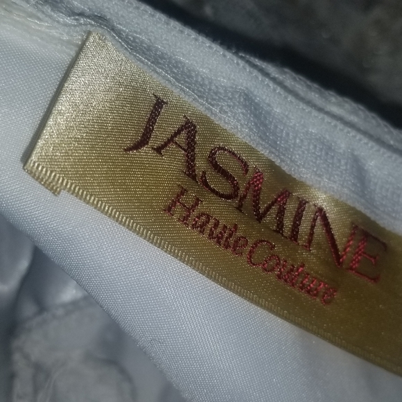 Vintage 80s/90s Wedding Dress with Bussel Train - Picture 14 of 16